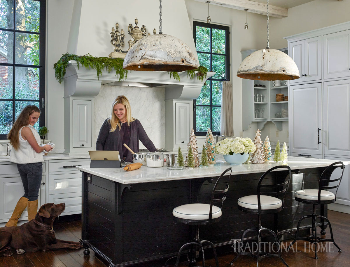 kitchen with drainpipe pendants